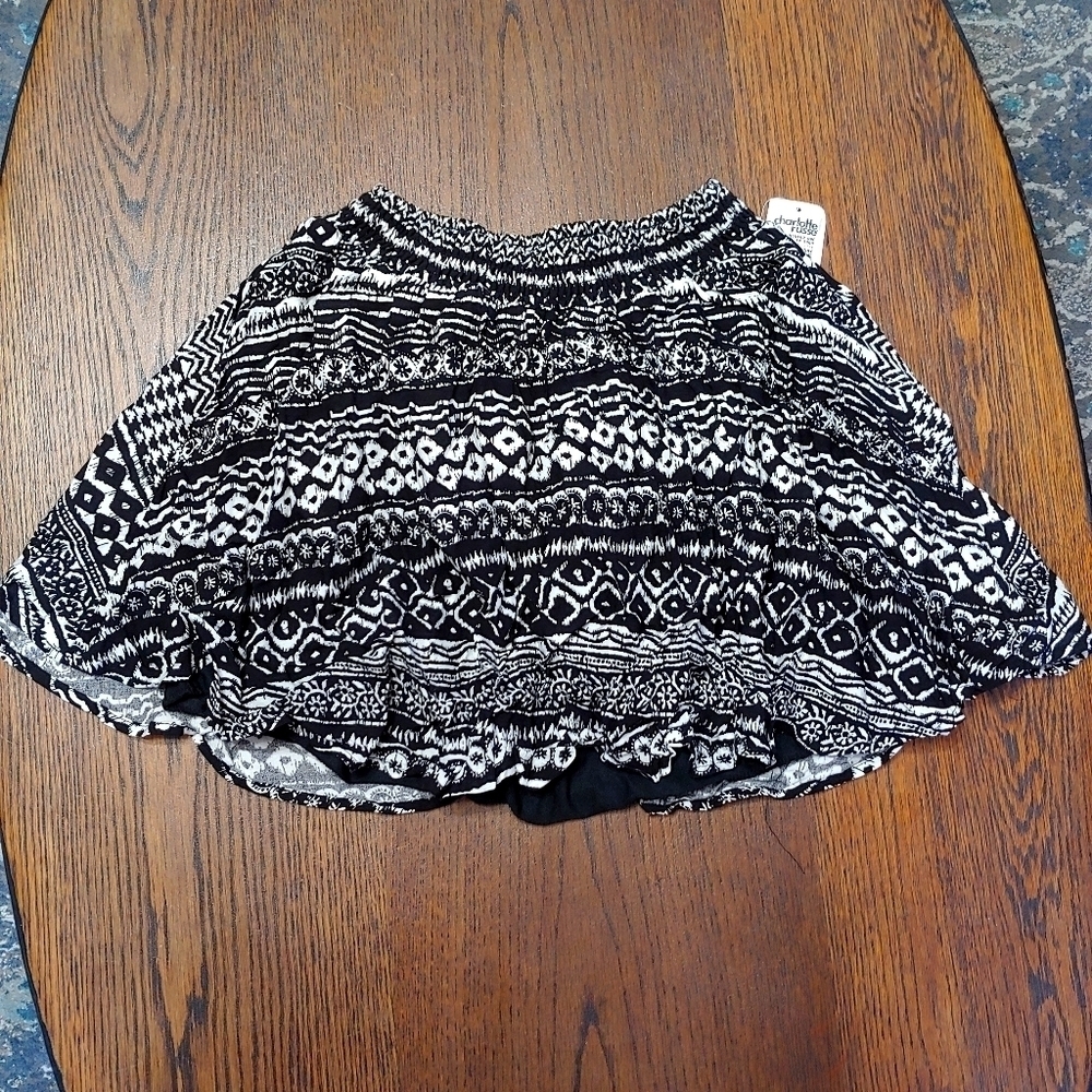 Charlotte Russe Black & White Flowy Abstract Short Skirt Size Womens Small